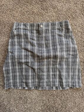Hollister Plaid Women’s Medium Mini Skirt in Gray, White Black w/ Pockets EUC